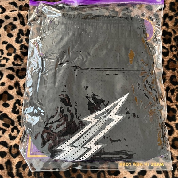 Eric Emanuel cyber Monday black and white shorts - Picture 2 of 4